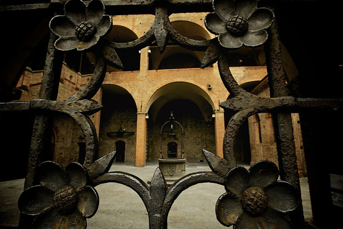 palazzo-re-enzo-bologna-contemporary-art